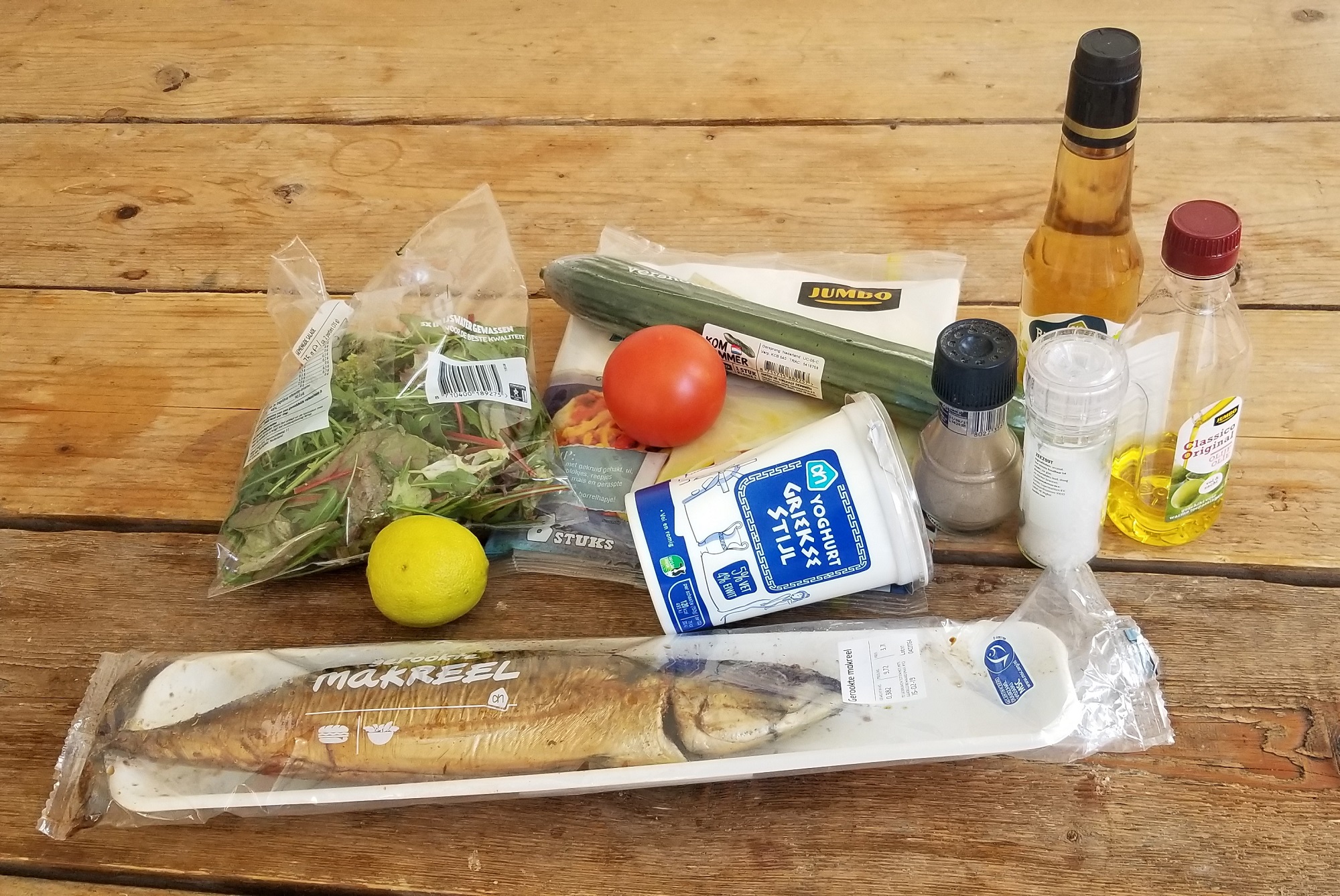 ingrediënten voor gerookte makreelsalade wrap