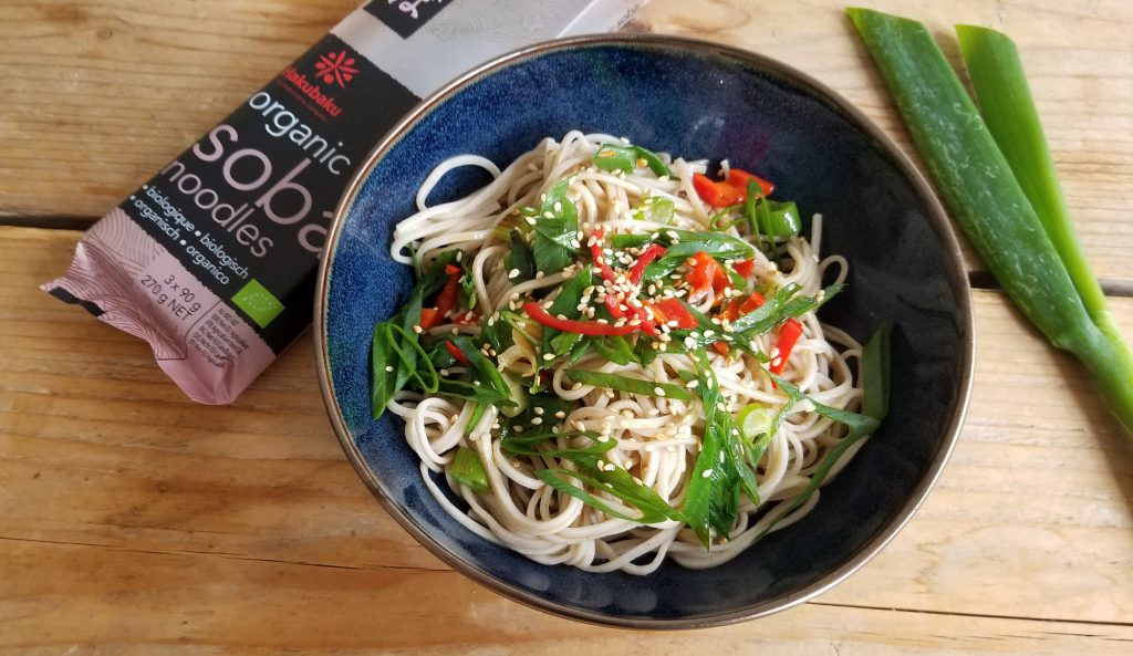 Soba noedels recept met sesam, lente ui en sojasaus Food Bird